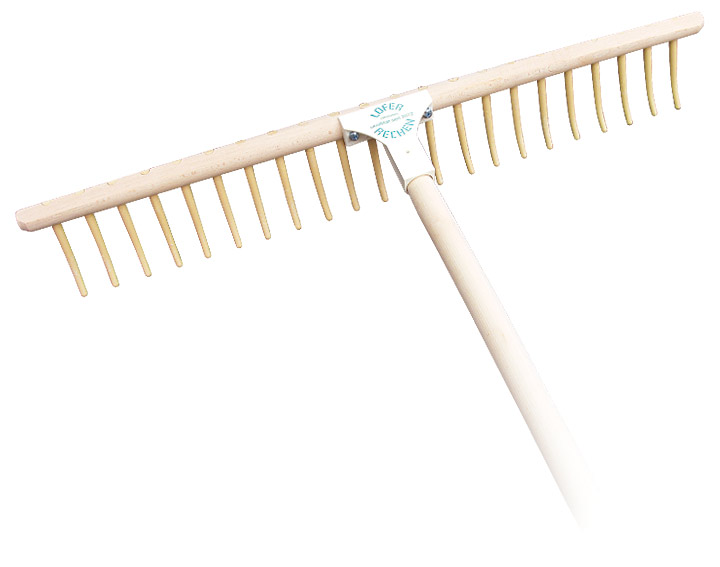 Hayrakes with curved teeth: This hayrakes have curved teeth made from nylon and the inclination of the rake is optimally adjusted to the length of the rake.